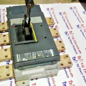 Square D Rj 1200 Rjf46120Cu31A 1200A 4 Pole Circuit Breaker Two Sides Broken